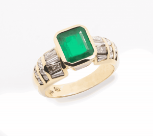 Anillo Oro Esmeralda y Diamantes